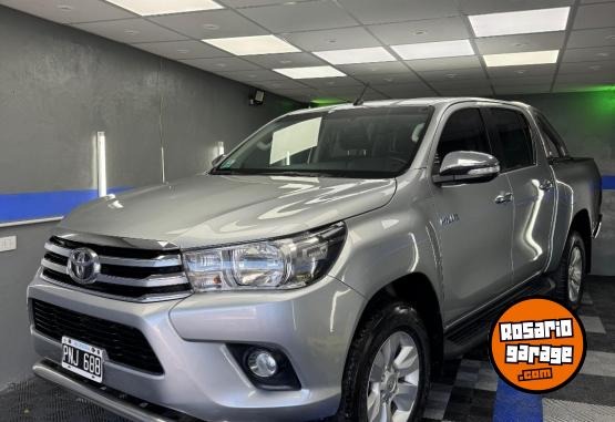 Camionetas - Toyota Hilux srv 2016 Diesel 152000Km - En Venta