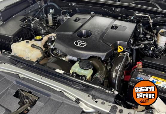 Camionetas - Toyota Hilux srv 2016 Diesel 152000Km - En Venta