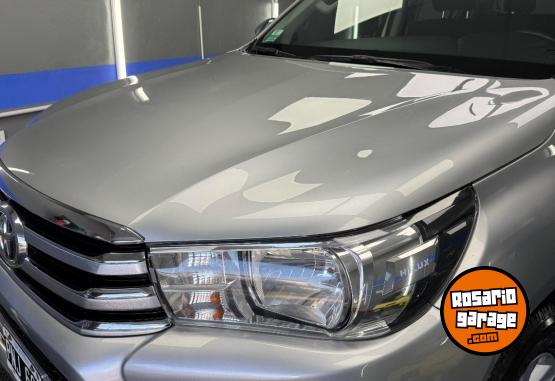 Camionetas - Toyota Hilux srv 2016 Diesel 152000Km - En Venta