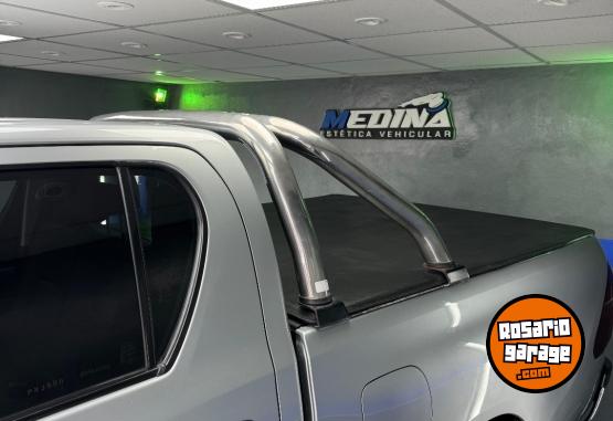 Camionetas - Toyota Hilux srv 2016 Diesel 152000Km - En Venta