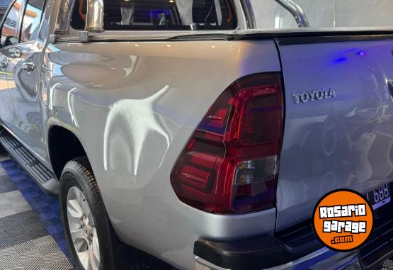 Camionetas - Toyota Hilux srv 2016 Diesel 152000Km - En Venta