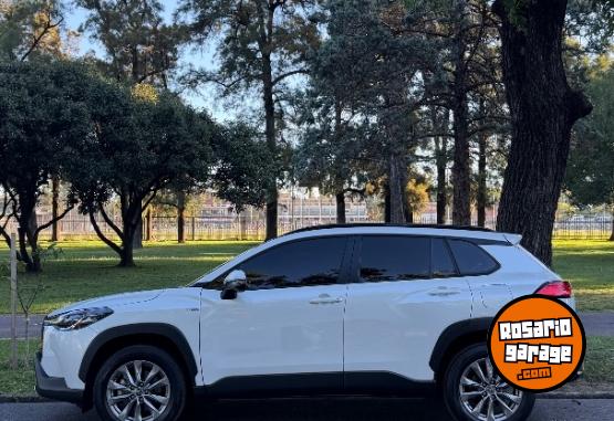 Camionetas - Toyota Corolla Cross 2024 Nafta 15000Km - En Venta