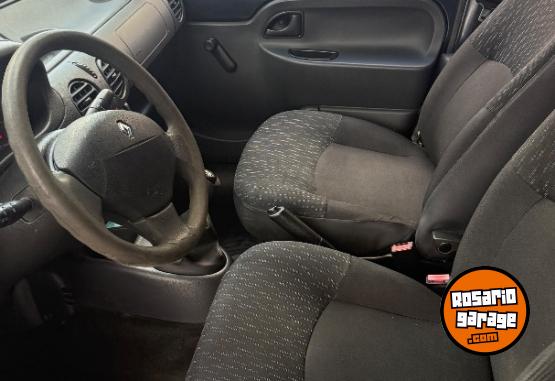 Utilitarios - Renault Kangoo 2015 GNC 148000Km - En Venta