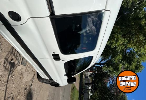 Utilitarios - Peugeot Partner 2007 Diesel 213000Km - En Venta