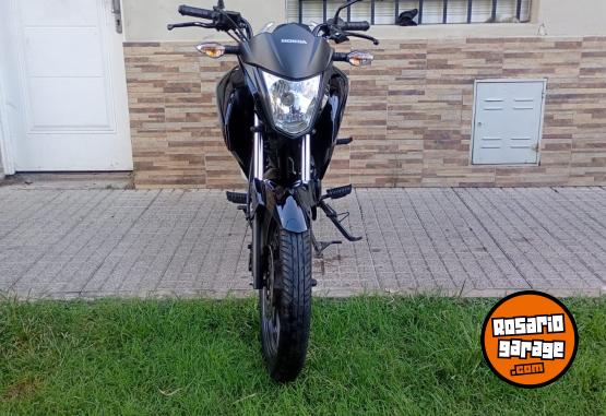 Motos - Honda twister 125 2023 Nafta 13000Km - En Venta