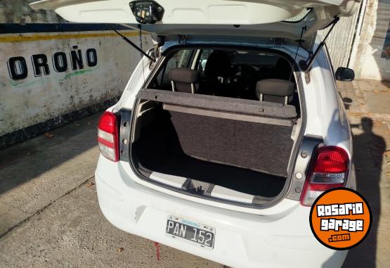 Autos - Nissan MARCH 2015 Nafta 98768Km - En Venta