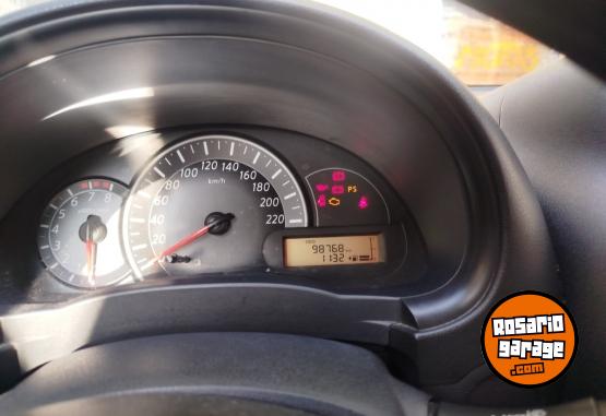 Autos - Nissan MARCH 2015 Nafta 98768Km - En Venta