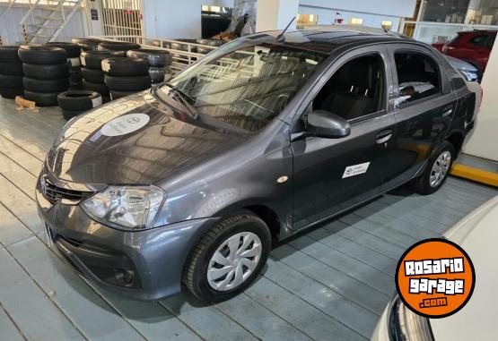Autos - Toyota ETIOS X 2023 Nafta 84000Km - En Venta