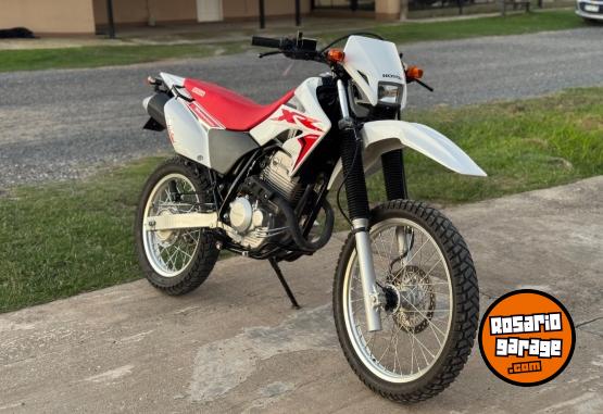 Motos - Honda Tornado XR 250 2023 Nafta 15000Km - En Venta