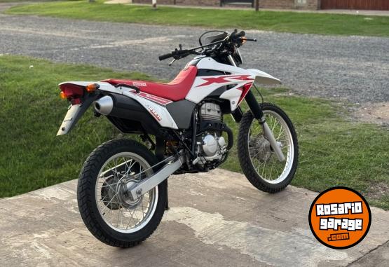 Motos - Honda Tornado XR 250 2023 Nafta 15000Km - En Venta