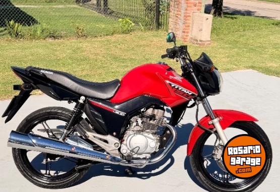 Motos - Honda New titan 2020 Nafta 18800Km - En Venta
