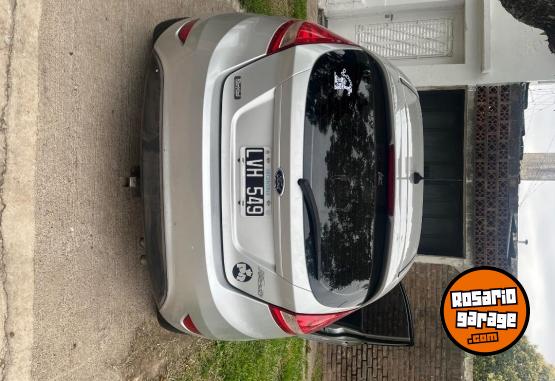 Autos - Ford Fiesta titanium 2012 Nafta 135500Km - En Venta