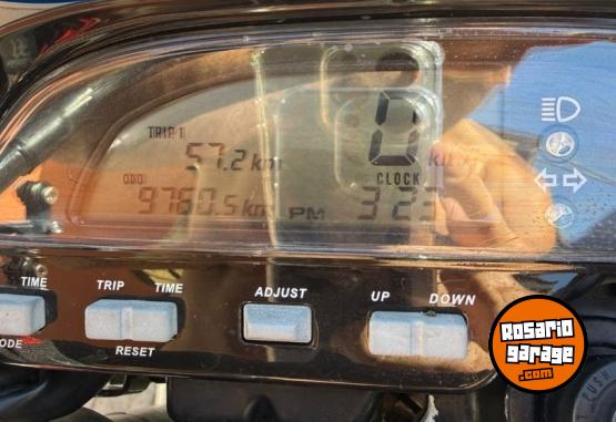 Motos - Honda Tornado XR 250 2013 Nafta 9800Km - En Venta