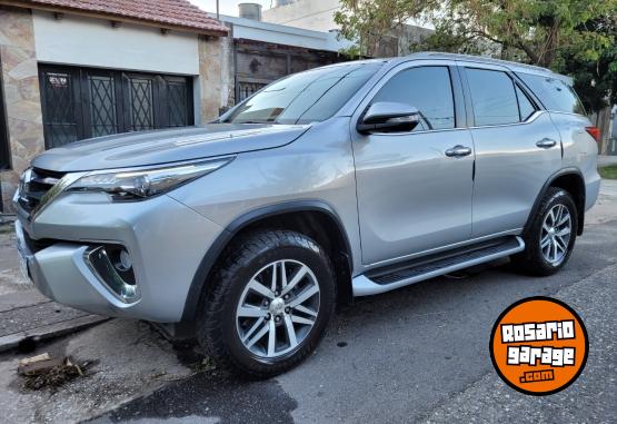 Camionetas - Toyota SW4 SRX 2017 Diesel 137500Km - En Venta