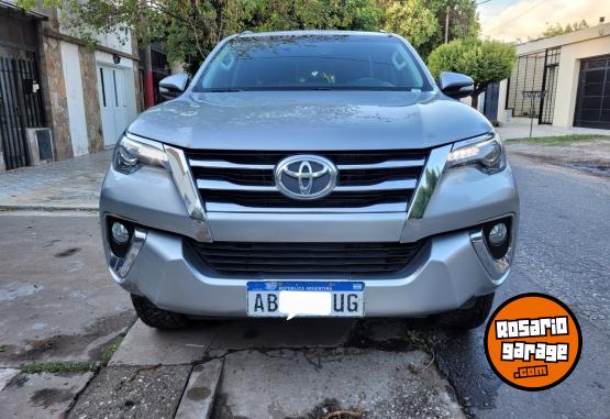 Camionetas - Toyota SW4 SRX 2017 Diesel 137500Km - En Venta