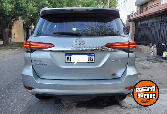 Camionetas - Toyota SW4 SRX 2017 Diesel 137500Km - En Venta