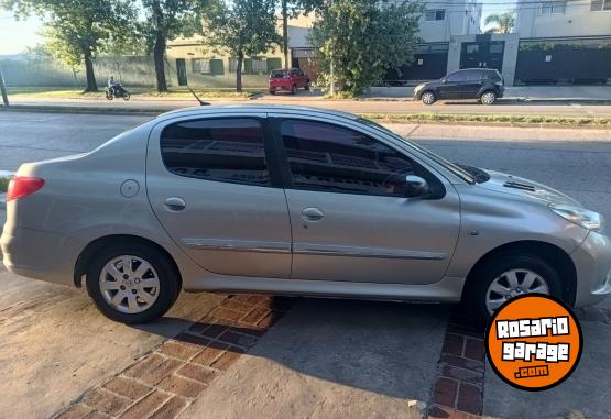 Autos - Peugeot 207 4 PUERTAS 2012 GNC 150000Km - En Venta