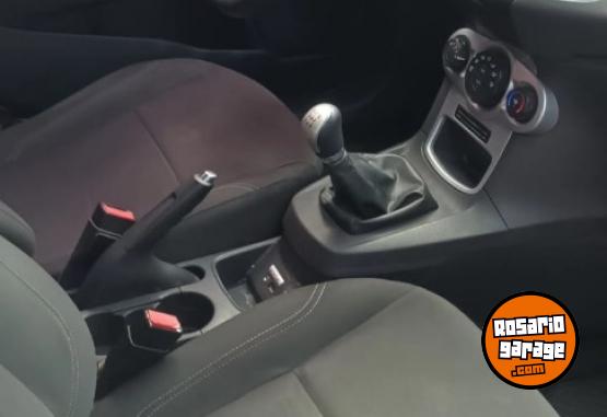Autos - Ford Fiesta kinetick 2016 Nafta 150000Km - En Venta