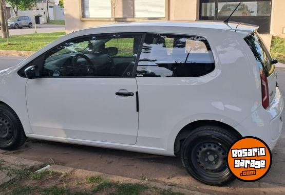 Autos - Volkswagen Up - Take! 2015 Nafta 150000Km - En Venta