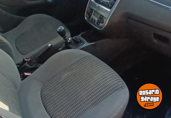 Autos - Fiat PUNTO  ESSENCE 1.6 16V 2011 Nafta 120000Km - En Venta