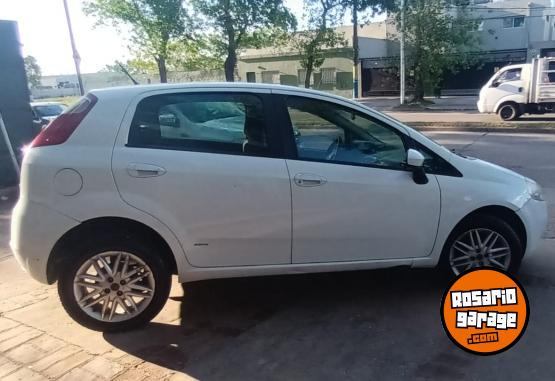Autos - Fiat PUNTO  ESSENCE 1.6 16V 2012 GNC 140000Km - En Venta