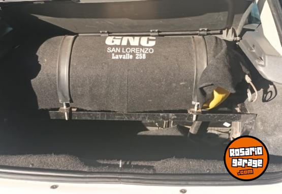 Autos - Fiat PUNTO  ESSENCE 1.6 16V 2012 GNC 140000Km - En Venta