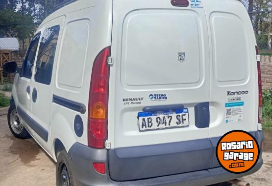 Utilitarios - Renault Kangoo 2017 GNC 206000Km - En Venta
