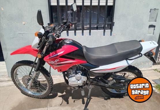 Motos - Corven Triax 150 2023 Nafta 4000Km - En Venta