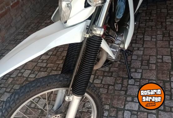 Motos - Honda Tornado 2024 Nafta 8000Km - En Venta