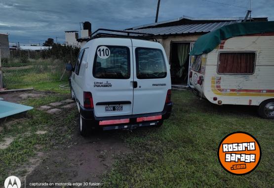 Utilitarios - Peugeot Partner 1.4 comfort 2008 Nafta 230000Km - En Venta