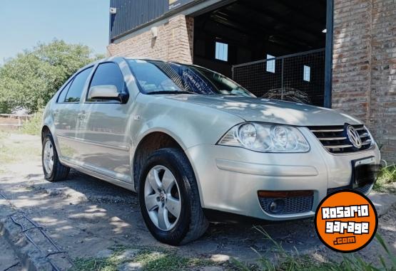 Autos - Volkswagen Bora 2.0 trendeline 2011 Nafta 230000Km - En Venta