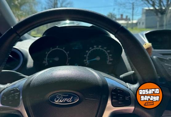 Autos - Ford Fiesta SE 2017 Nafta 145000Km - En Venta