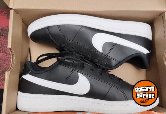 Indumentaria - Zapatillas Nike Court Royale 2, ORIGINAL, UN SOLO USO REAL, SIN DETALLES. n� 39/US 8.5. $80.000.- NO PERMUTO, SOLO EFECTIVO. - En Venta
