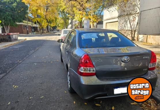 Autos - Toyota etios xs 2019 Nafta 65000Km - En Venta