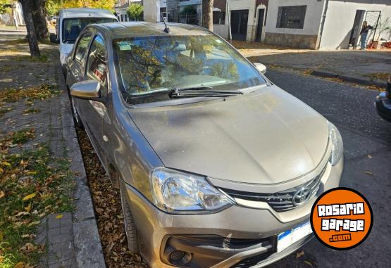 Autos - Toyota etios xs 2019 Nafta 65000Km - En Venta