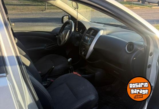 Autos - Nissan Versa Advance MT 2018 Nafta 124000Km - En Venta