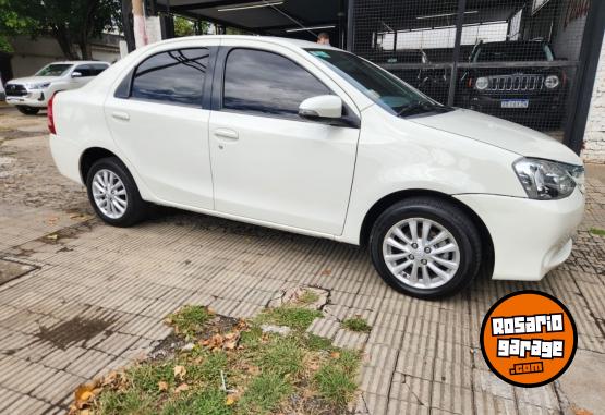 Autos - Toyota Etios 1.5 xls 2015 Nafta 126000Km - En Venta