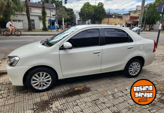 Autos - Toyota Etios 1.5 xls 2015 Nafta 126000Km - En Venta