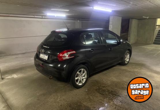 Autos - Peugeot 208 allure nav 2015 Nafta 105000Km - En Venta