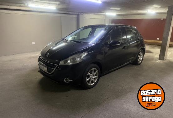 Autos - Peugeot 208 allure nav 2015 Nafta 105000Km - En Venta
