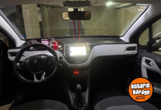Autos - Peugeot 208 allure nav 2015 Nafta 105000Km - En Venta