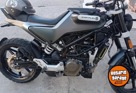 Motos - Husqvarna Svartpilen 2022 Nafta 5500Km - En Venta