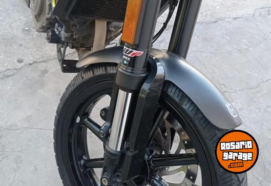 Motos - Husqvarna Svartpilen 2022 Nafta 5500Km - En Venta