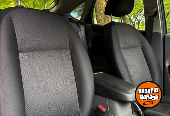 Autos - Ford FOCUS / BORA / FIESTA GOL 2012 Nafta 118000Km - En Venta