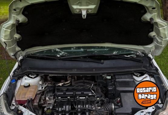 Autos - Ford FOCUS / BORA / FIESTA GOL 2012 Nafta 118000Km - En Venta