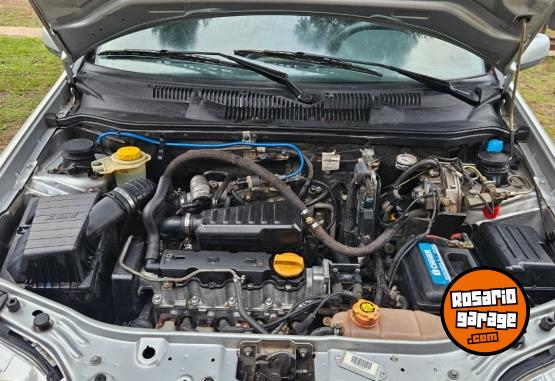 Autos - Fiat Siena full motor 1.8 2005 GNC 208000Km - En Venta