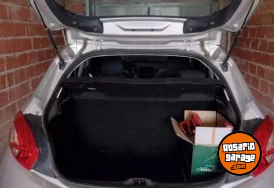 Autos - Peugeot Allure 1.5 con Navegador 2015 Nafta 110000Km - En Venta