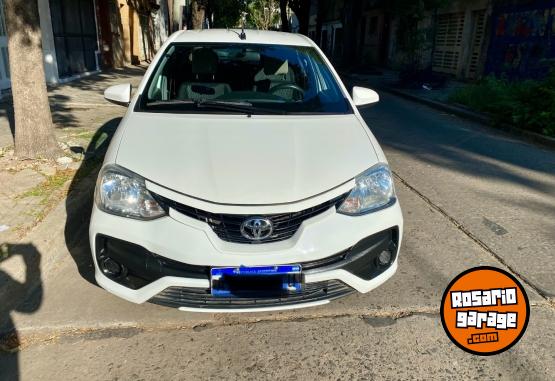 Autos - Toyota Etios 2018 Nafta 150000Km - En Venta