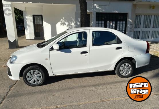 Autos - Toyota Etios 2018 Nafta 150000Km - En Venta