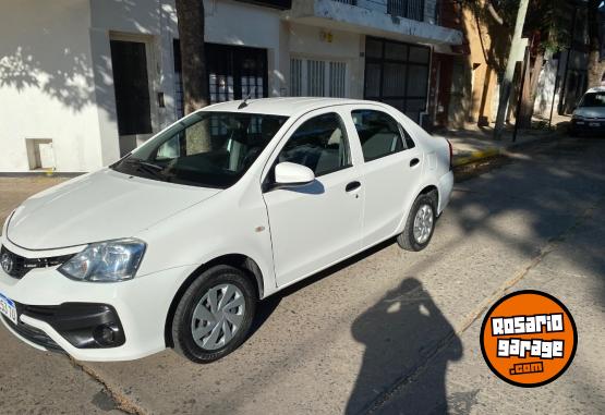 Autos - Toyota Etios 2018 Nafta 150000Km - En Venta